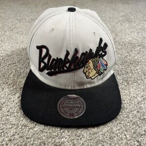 Chicago Blackhawks 100% Wool Mitchell & Ness SnapBack Low Profile‎ Cap